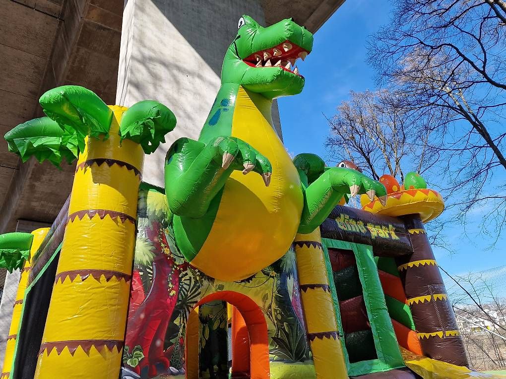 Spielzeuge: HÜPFBURG MIETEN 150/TAG – Gebraucht aus Bern von tanja2207 1