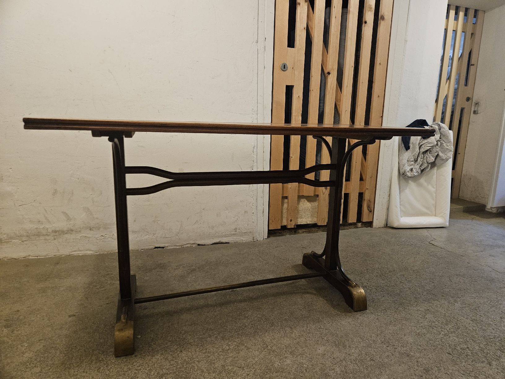 Tables: Holztisch – D'occasion à Biel/Bienne par pisabu 2
