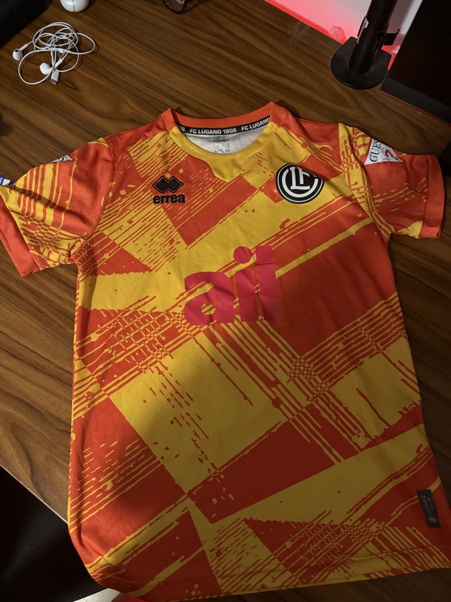 Canottiere & Pantaloni: Fc Lugano Trikot Nr18 – Usato da Langenthal venduto da N4900