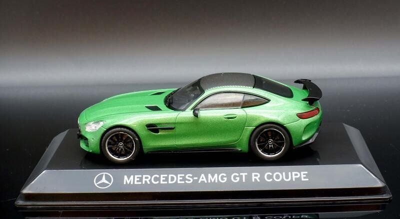 Mercedes-Benz Modellini d'auto: Mercedes-AMG GT R Coupe – Nuovo e nell'imballaggio originale da Flawil venduto da Imperiosud 1