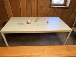 Grosser weisser Esstisch mit Metallgestell, 180x80cm, Frühli