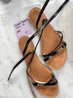 Sandales tropeziennes, neuves taille 39