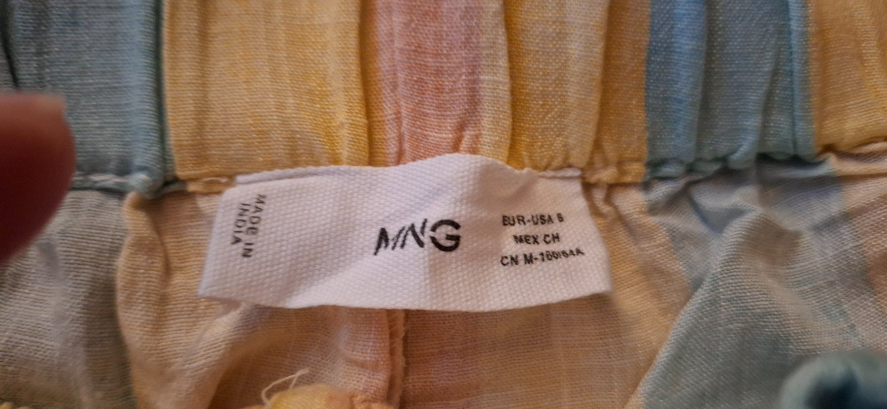 Mango Pantaloni: Shorts Mango – Usato da st.gallen venduto da mona3 2