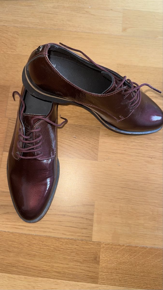 Scarpe da donna: Varese Lackschuhe, 38, Bordeau – Usato da Gümligen venduto da morticiaaddams