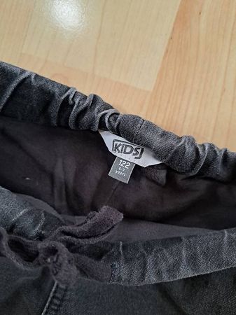 Schwarze jeans 122