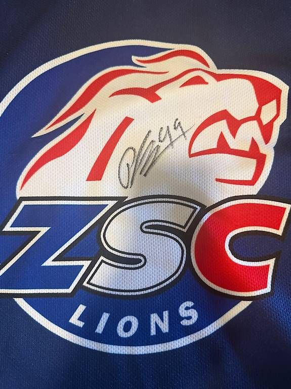 Zsc Lions Maillots de corps & Pantalons: ZSC P.Sutter Trikot mit Unterschrift – D'occasion à Bellach par die_8vsb 1