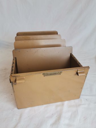 Karteikasten, alter Karteikasten aus Metall, Regalkasten