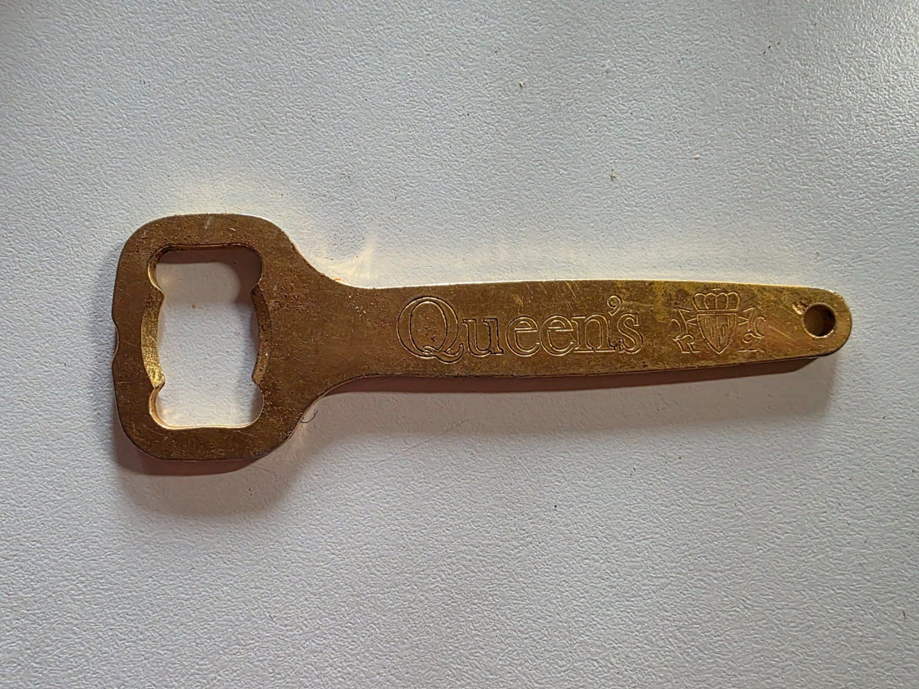 Tire-bouchons & Bouchons: Vintage Flaschenöffner Metall - Queen's - Ernst – D'occasion à Walterswil BE par Lonitti