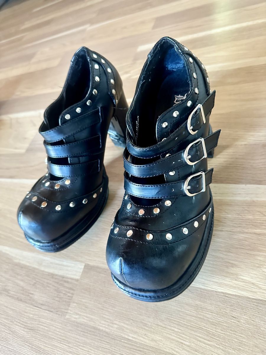 Demonia Scarpe da donna: Damenschuhe Demonia – Usato da Gontenschwil venduto da hof_5cbp