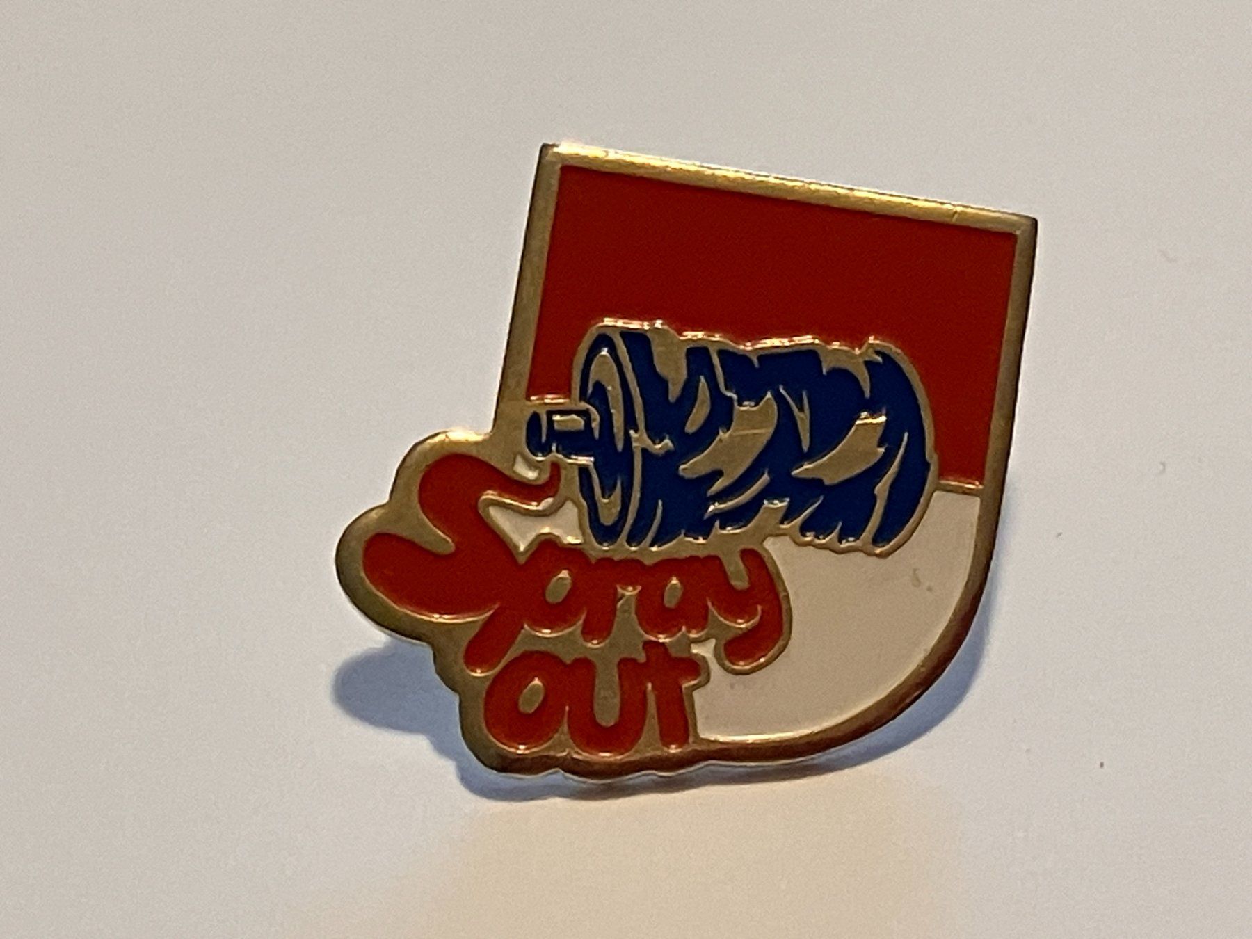 Plaketten & Abzeichen: 1 Pin Spray Out – Gebraucht aus Basel von djwwpp