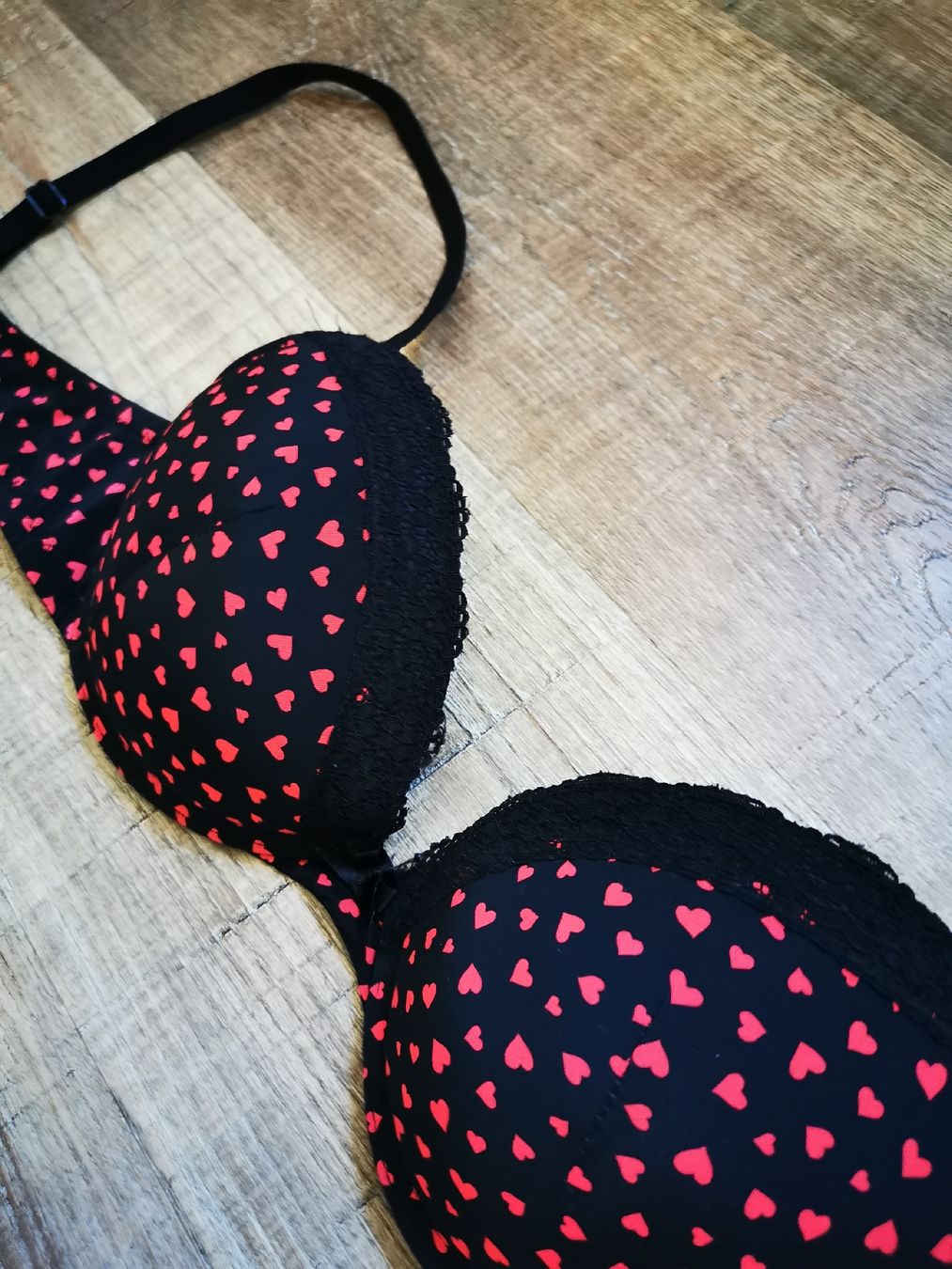 Altra biancheria intima: BH mit Herzmuster, Grösse 75C , Schwarz – Usato da Balsthal venduto da Leila_Luna 1