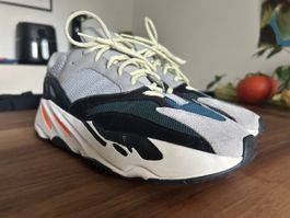 Adidas Yeezy Boost 700
