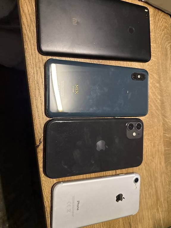 Telefoni cellulari / Smartphones: 4 Deffekte Smartphones( Apple & Xiaomi) – Usato da Spreitenbach venduto da ren_l2wd 1