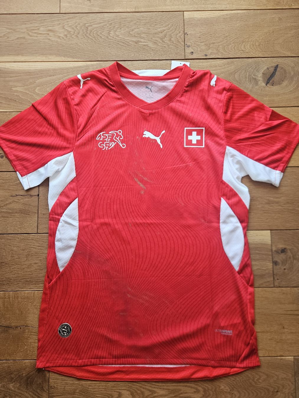 Leibchen & Hosen: Fussballtrikot Schweiz Gr.M – Gebraucht aus Sempach-Station von marco.r