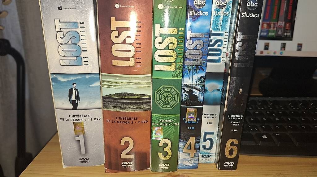 Tutti i DVDs: LOST intégral 6 saisons – Usato da Saxon venduto da dad_q89q
