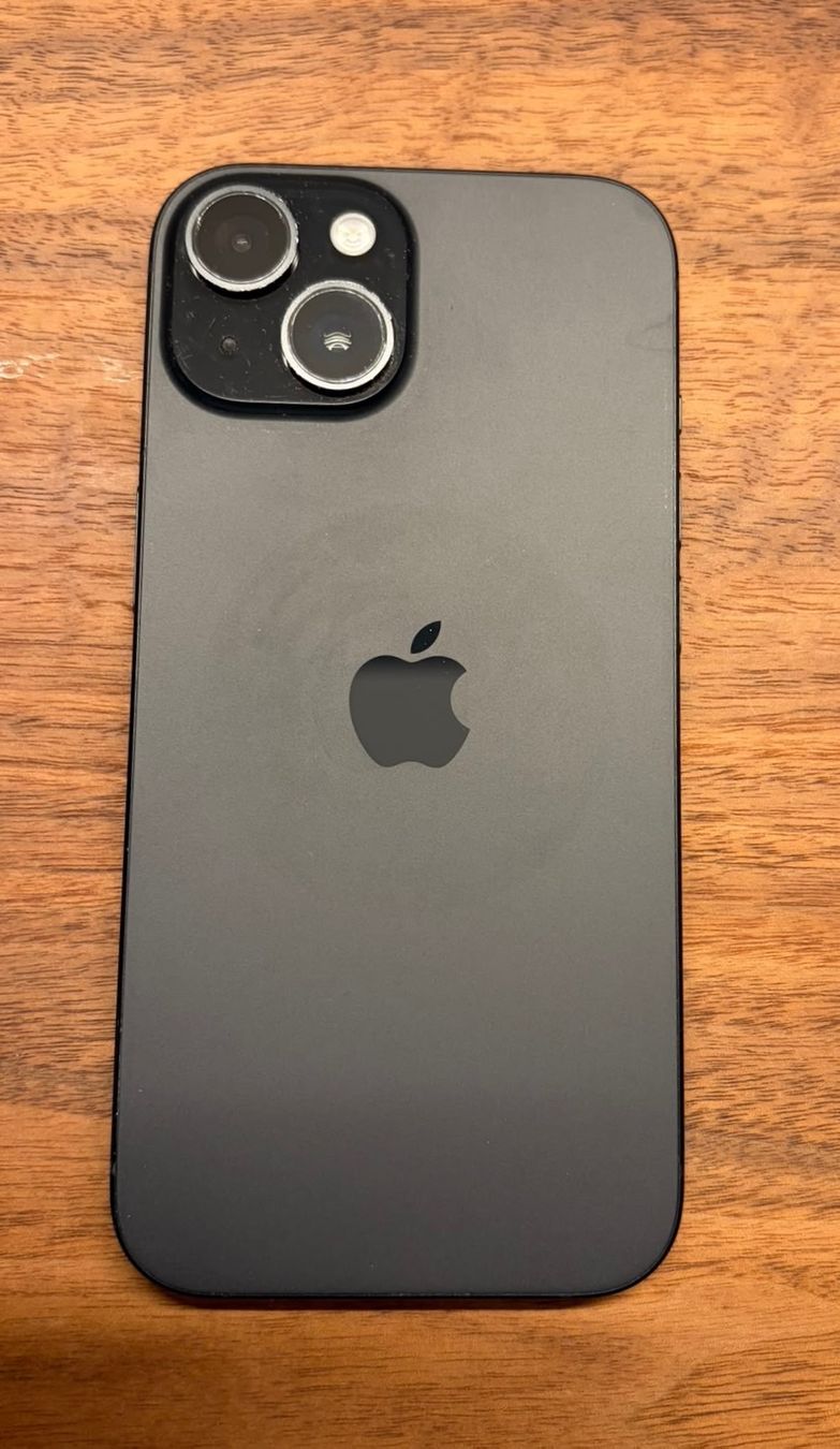 Apple Telefoni cellulari / Smartphones: Apple iPhone 15 Smartphone schwarz 128 GB – Usato da Küttigen venduto da chm_qt7h 2