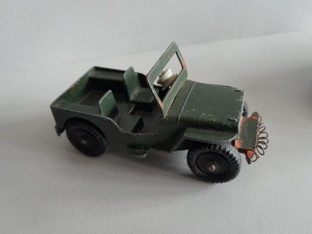 Jeep Voitures modèles: Metallpanzer und Jeep – D'occasion à St.Gallen par Stocken64 2