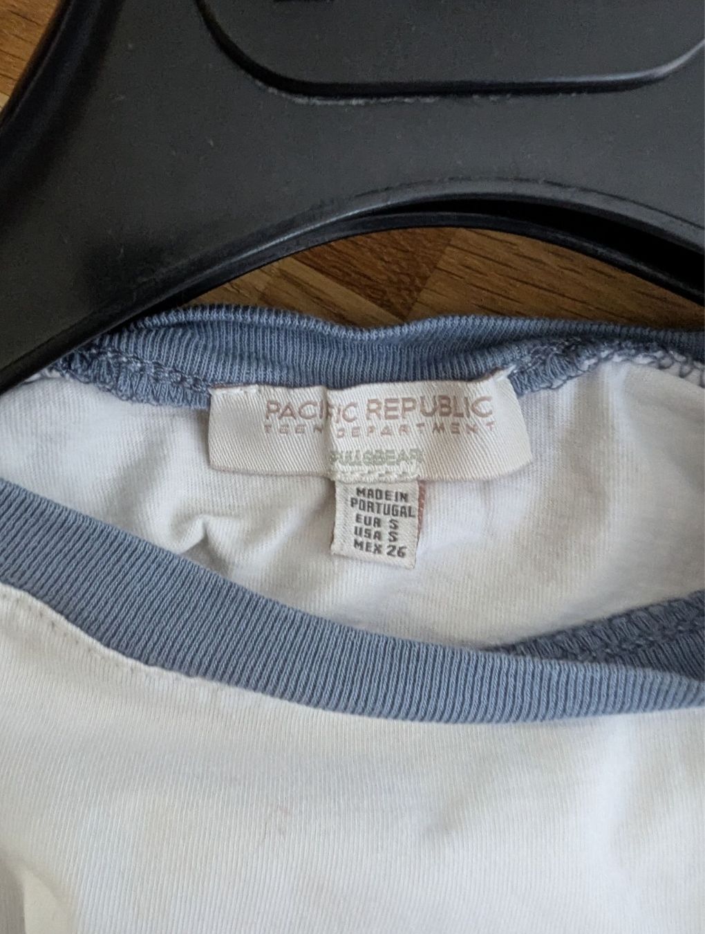 Pull&Bear T-shirt: Pull&Bear Arizona Graphic Cropped Tee – Usato da Zürich venduto da valentina.nmg 1