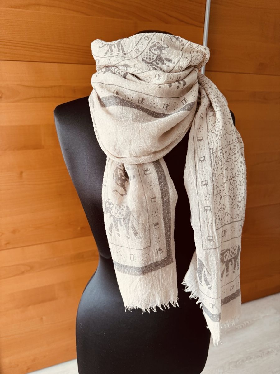 Foulard & Sciarpe: Foulard 88cm• 76cm  / 100% Baumwolle  – Usato da Morschach venduto da jeanhenrifabre