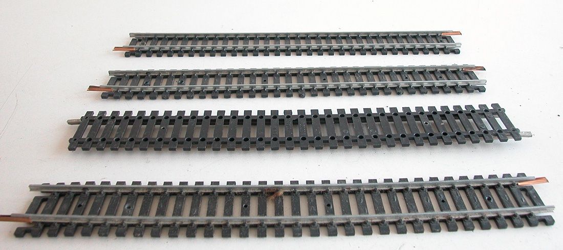 Lima Modelleisenbahnen: Lima 18 Gleise gerade 3020 Spur H0 – Gebraucht aus Oberwil BL von Klang 1