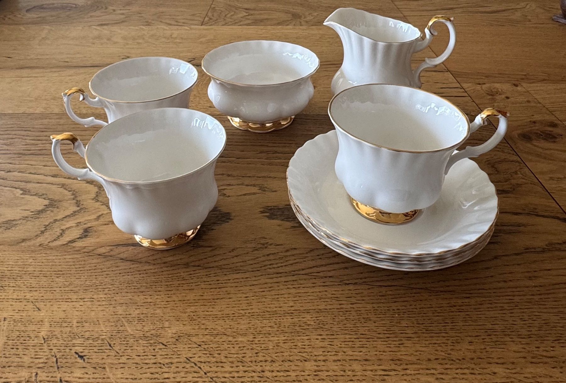 Royal Albert Set di piatti: Royal Albert Val D’or Kaffeeset – Usato da Balsthal venduto da armenharut