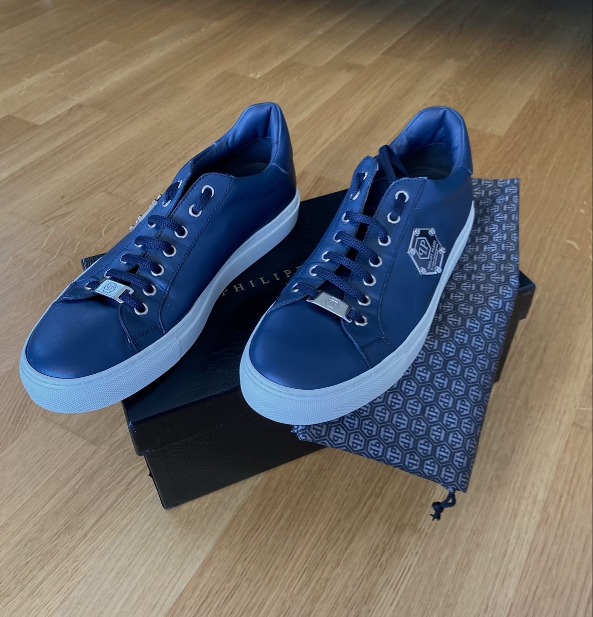 Philipp Plein Scarpe da uomo: Philipp Plein Sneaker Grösse 41 – Usato da Grosswangen venduto da saaraaah_