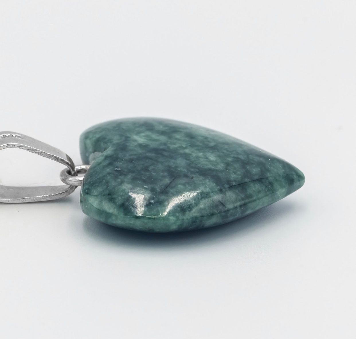 Ciondoli: Herz Anhänger aus Jade – Nuovo e nell'imballaggio originale da Ruggell venduto da JadeShop 1