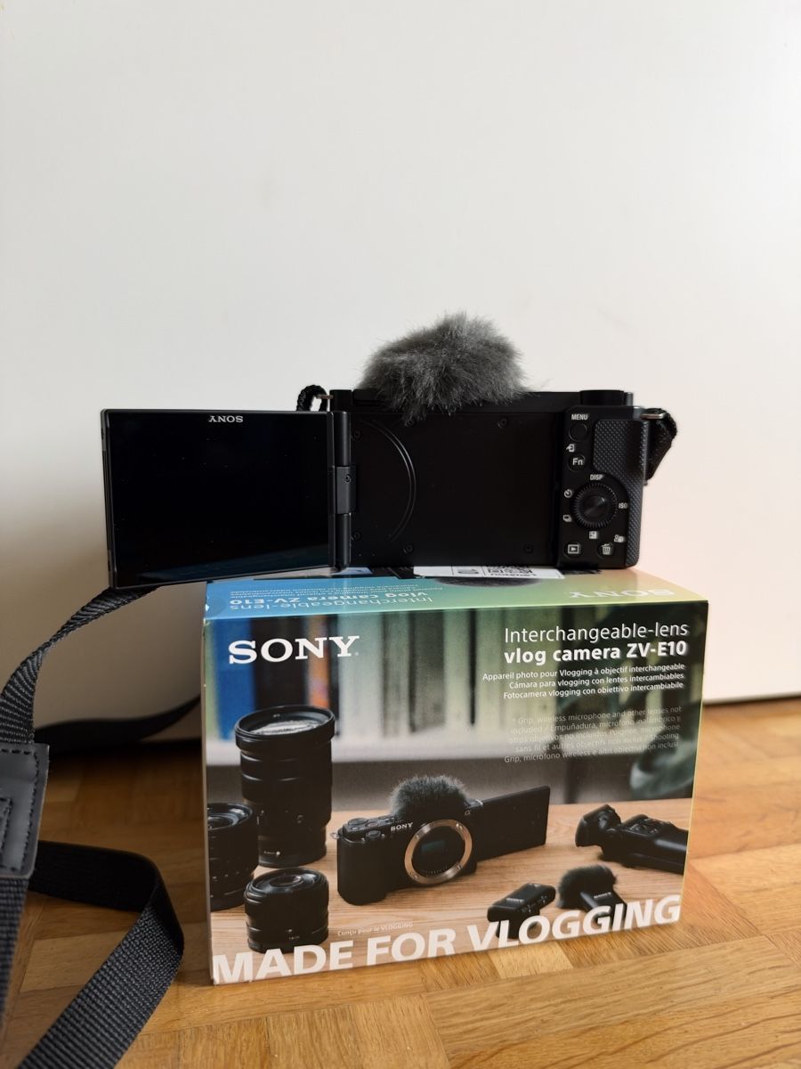 Sony Kamera: Sony Alpha ZV-E10 Kit – Neu (gemäss Beschreibung) aus Köniz von kivaiin 2
