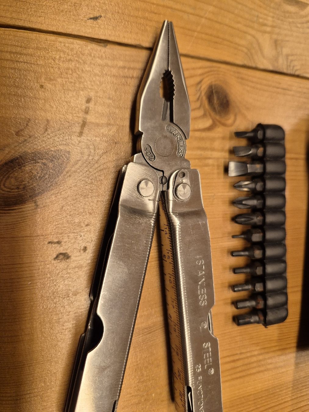 Coltelli tascabile: Taschenmesser Multi Funktionswerkzeug – Usato da Zweisimmen venduto da Kleindietwil 1