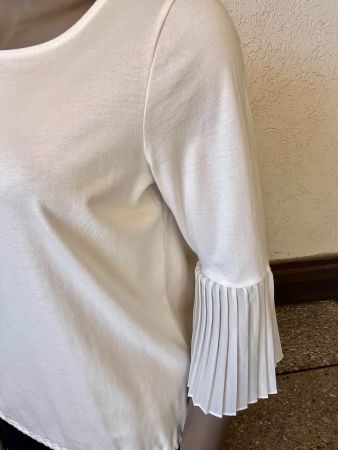 Elegantes Blusen-Shirt, crème mit Plissee-Aermel, Grösse M/L