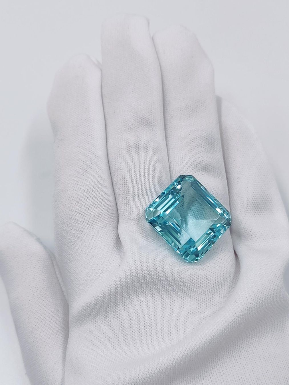 Pietre preziose: 1 AQUAMARIN 66.92 CT. – Usato da Luzern venduto da EdiGem 8