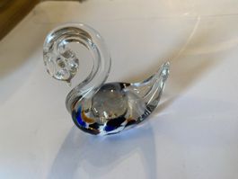 Elegante Glasschwan Figur - Handgefertigt & Einzigartig