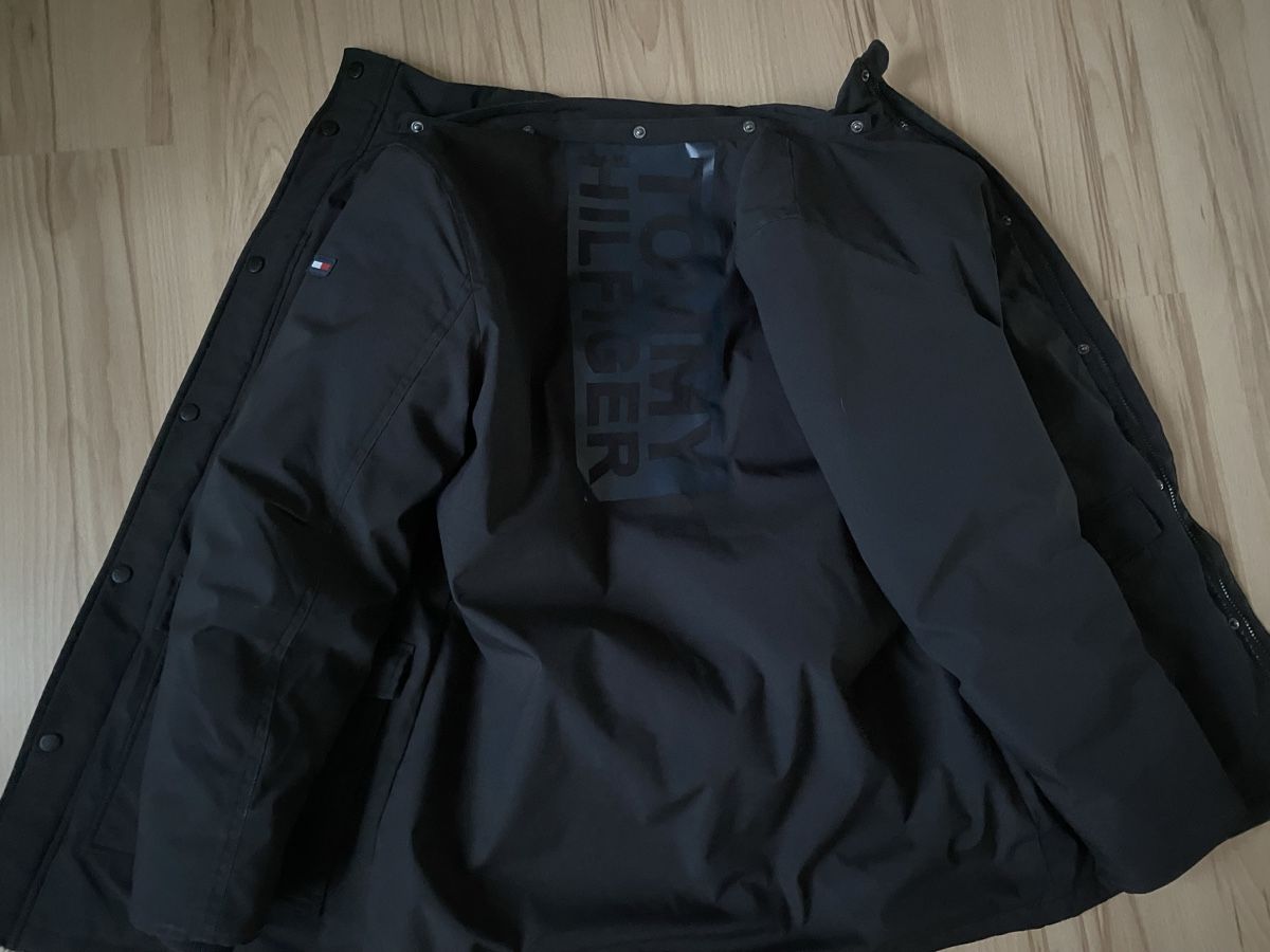 Giacche: TOMMY HILFIGER WINTERJACKE SCHWARZ GR. 176 – Usato da Arbon venduto da arminnnn 3