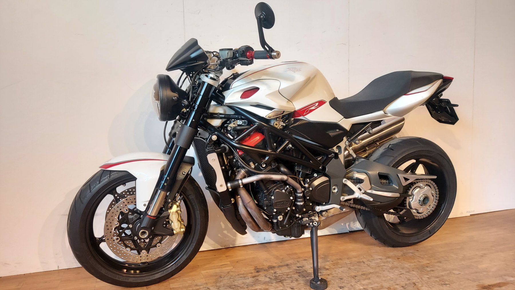 MV Agusta Strada: MV Agusta Brutale 1090 R – Usato da Tägerschen venduto da Moto-Welt 3