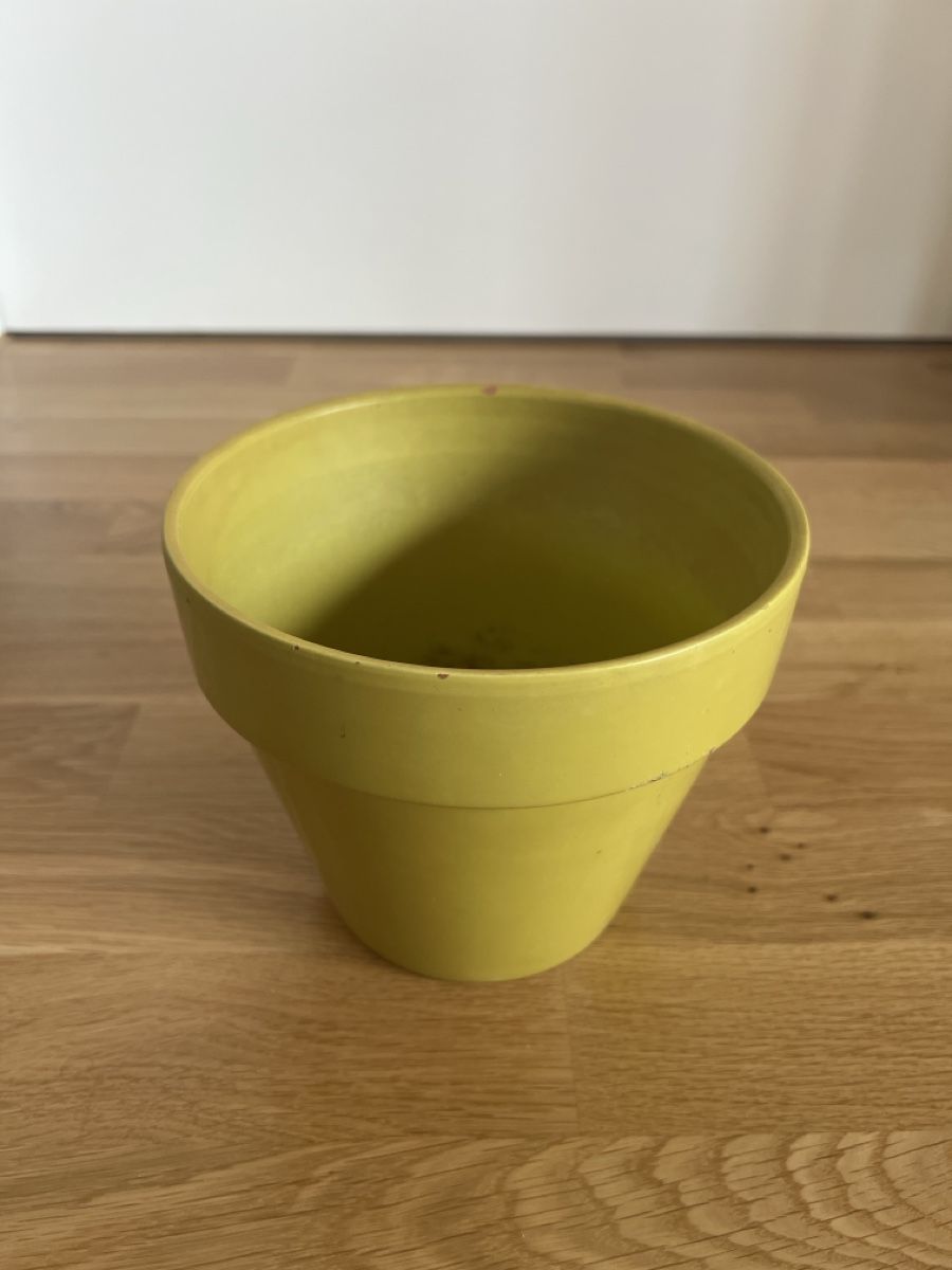 Blumentöpfe: Gelber Blumentopf / Übertopf, Ø 16cm – Gebraucht aus Frick von clembou