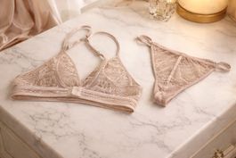 Elegante Lingerie Set - 1BH 2x Slip, Grösse S