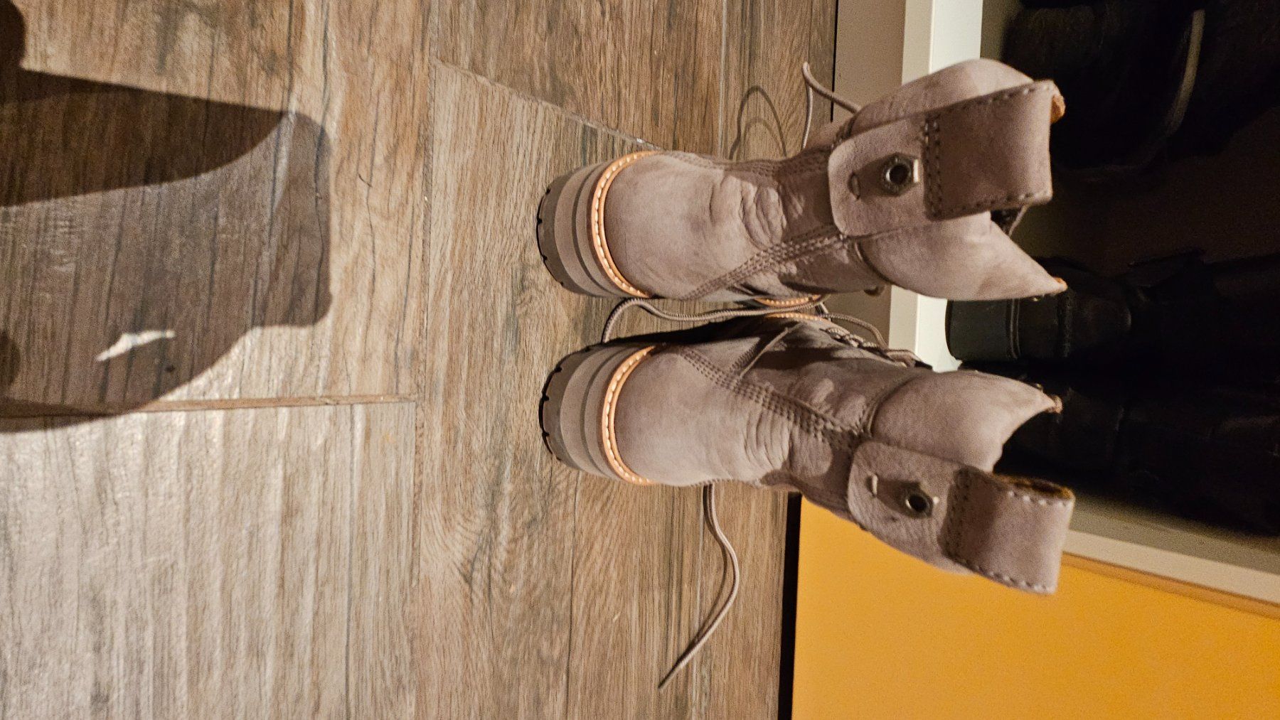Scarpe da donna: Timberland Boots – Nuovo (secondo la descrizione) da Dietlikon venduto da beapaoli 2