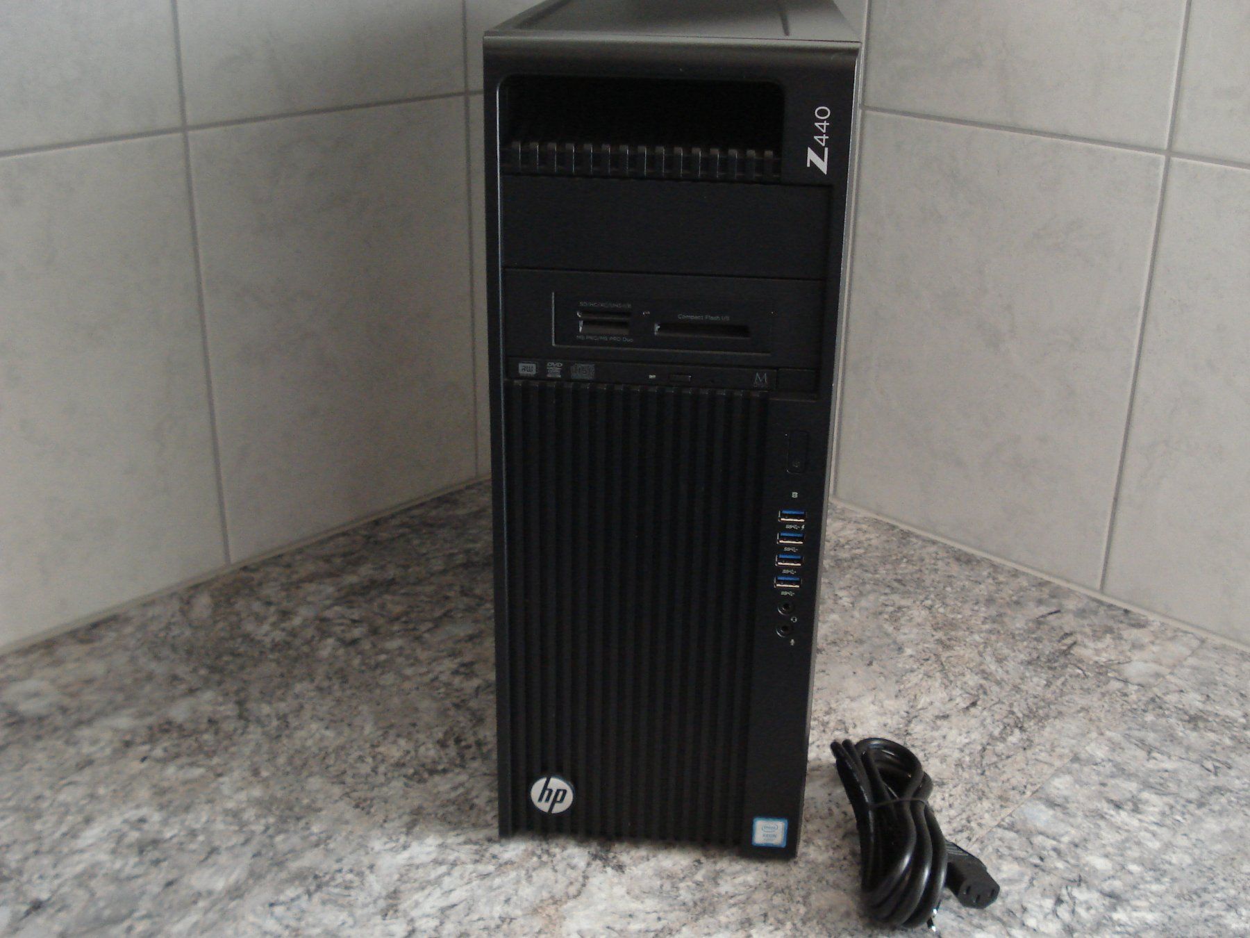 Hewlett Packard PCs: HP Z440 Midi Tower – D'occasion à Sirnach par Cookie03