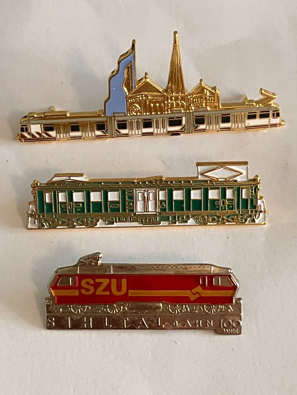 Placchette & Badge: 3 Pin Lokomotive Strassenbahn – Usato da Basel venduto da djwwpp