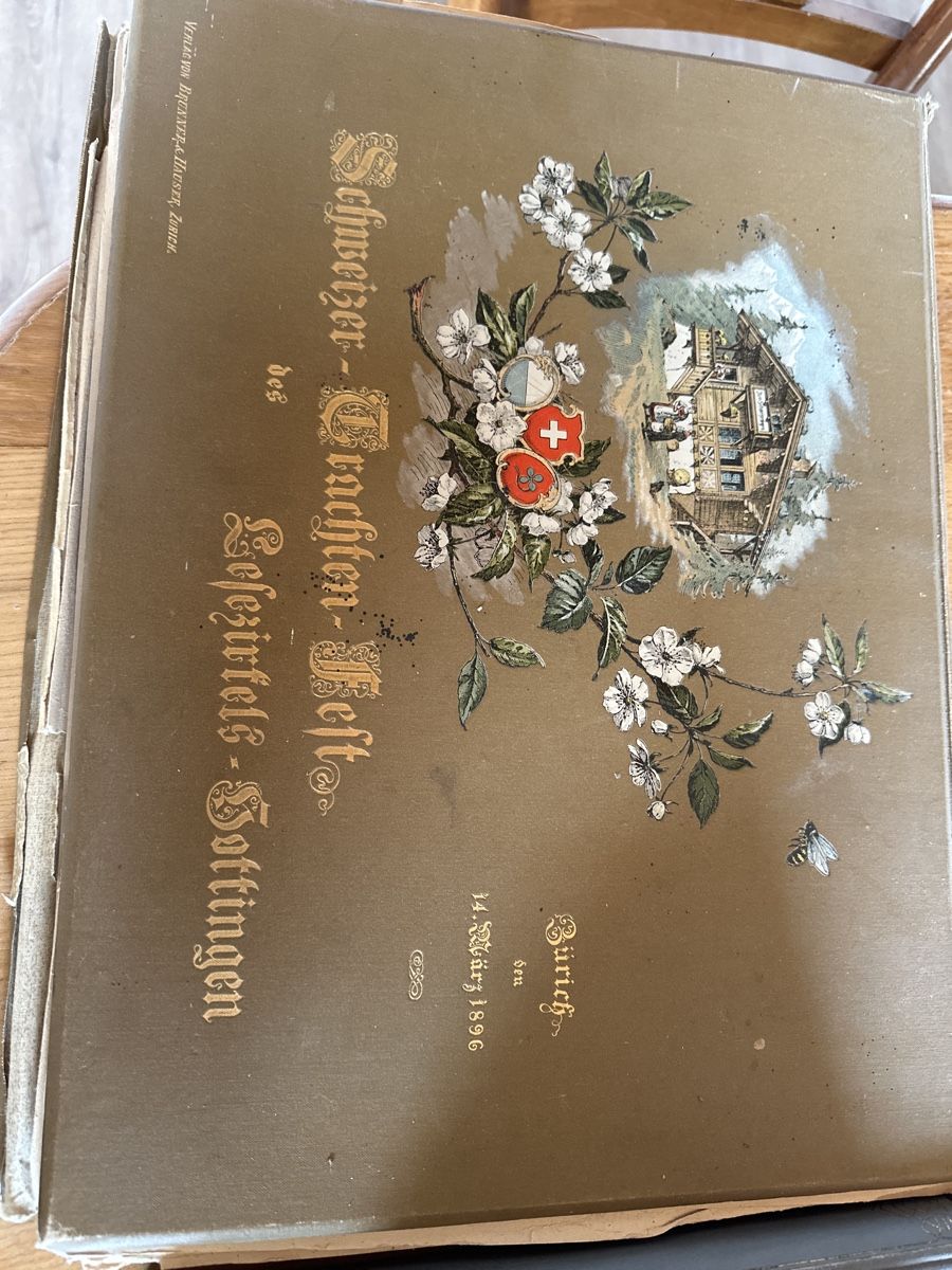Alben: Antikes Schweizer Trachten-Album, 1896 – Gebraucht aus Frümsen von Katzen0