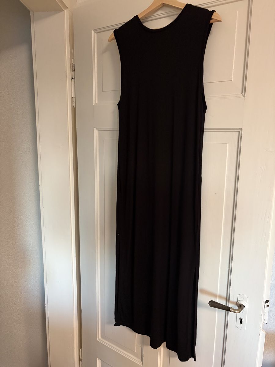 H&M Robes: schwarzes Basic Sommerkleid – D'occasion à Zürich par oli_9dhs