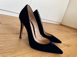 Gianvito Rossi 105 Velvet Pumps Dark Blue, Size 35IT / 36FR