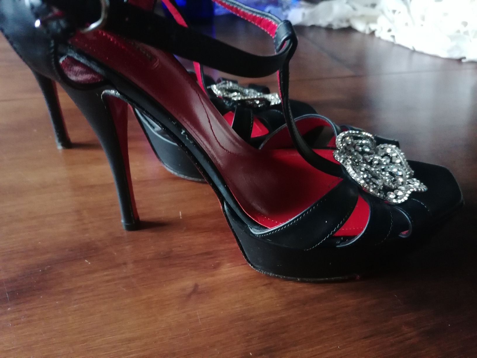Scarpe da donna: Cesare Paciotti High Heels Gr. 41 schwarz Strass – Usato da Bedigliora venduto da Dolcezza0 3