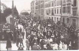 CHAUX - de - FONDS, défilé des vélos club