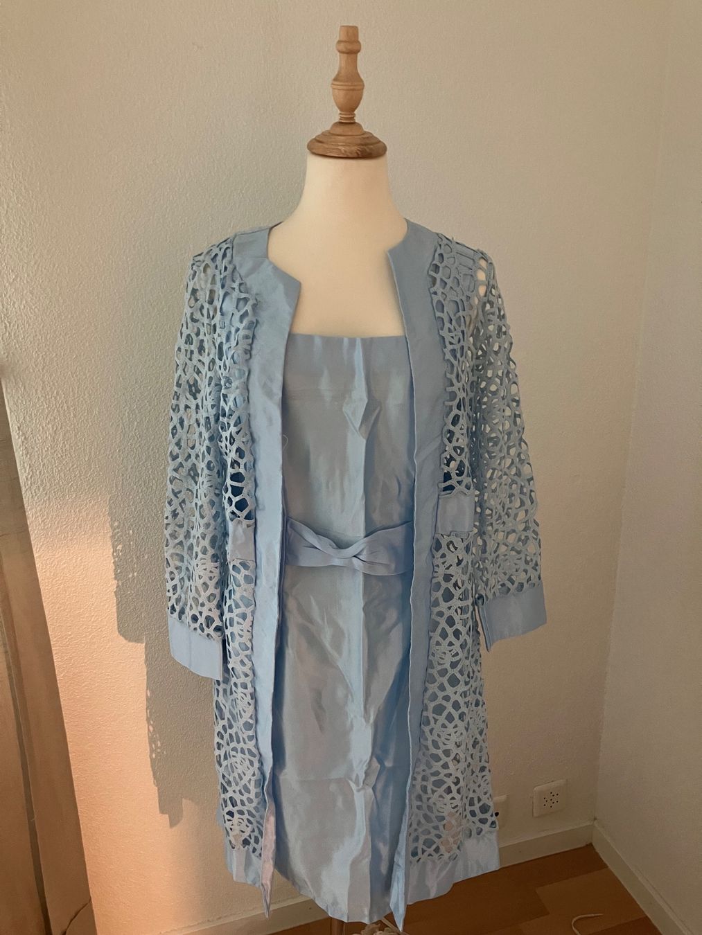 Vestiti: Etui- Cocktail- Hochzeit Kleid Hellblau Grösse S – Nuovo (secondo la descrizione) da Stäfa venduto da ummroxana