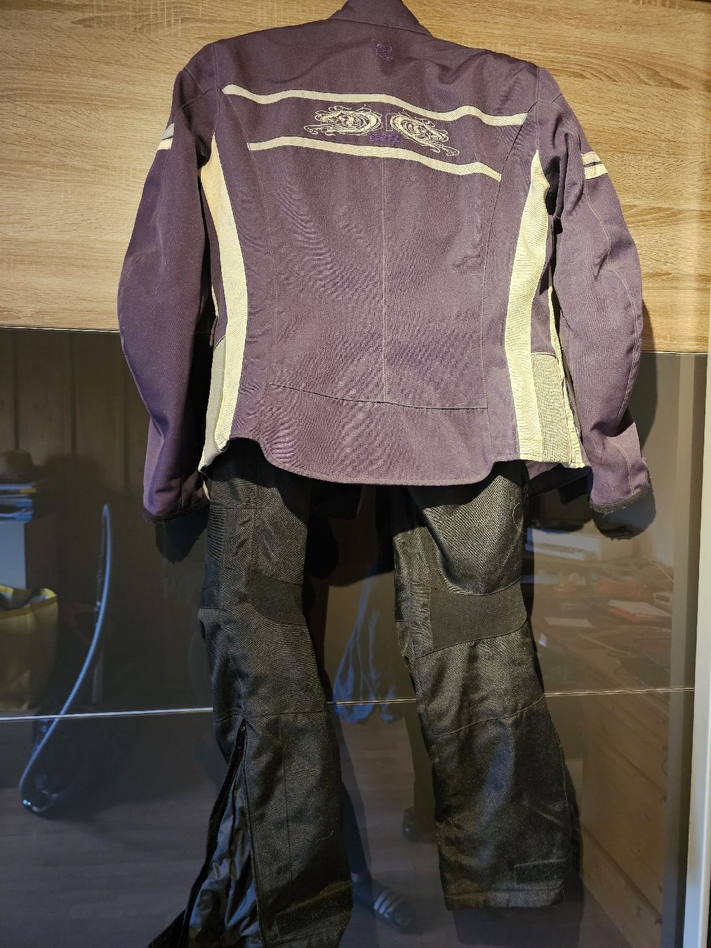 Lotti di vestiti: Ensemble moto femme iXS avec doublures – Usato da La Chaux-du-Milieu venduto da C.N.97 1