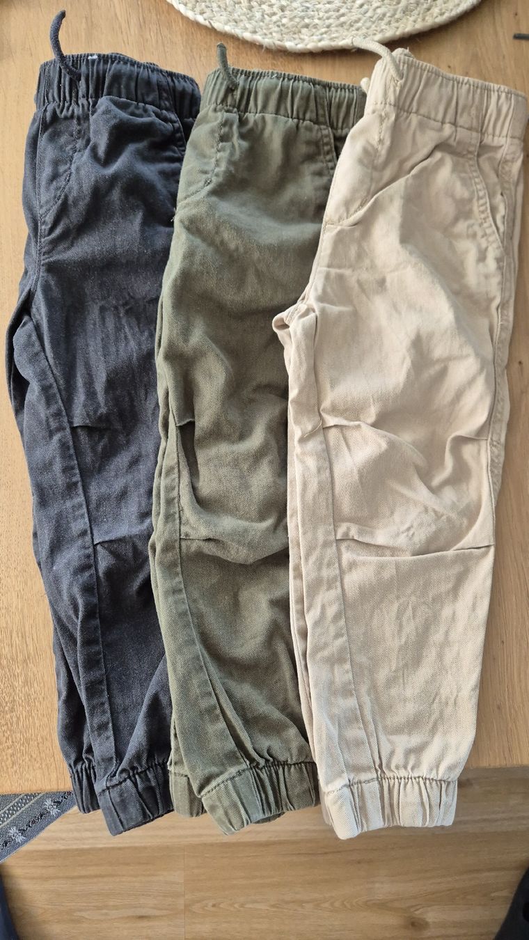 Lotti & Set di vestiti: Kinder Hosen Mix, Gr. 98  – Usato da Edlibach venduto da ar-schreinerei 1