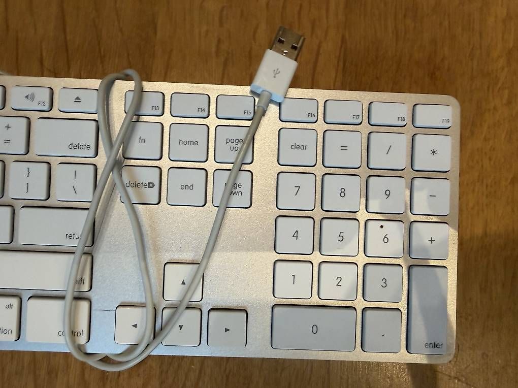 Tastaturen: Clavier Apple  – Gebraucht aus Orny von dma_xd55 2