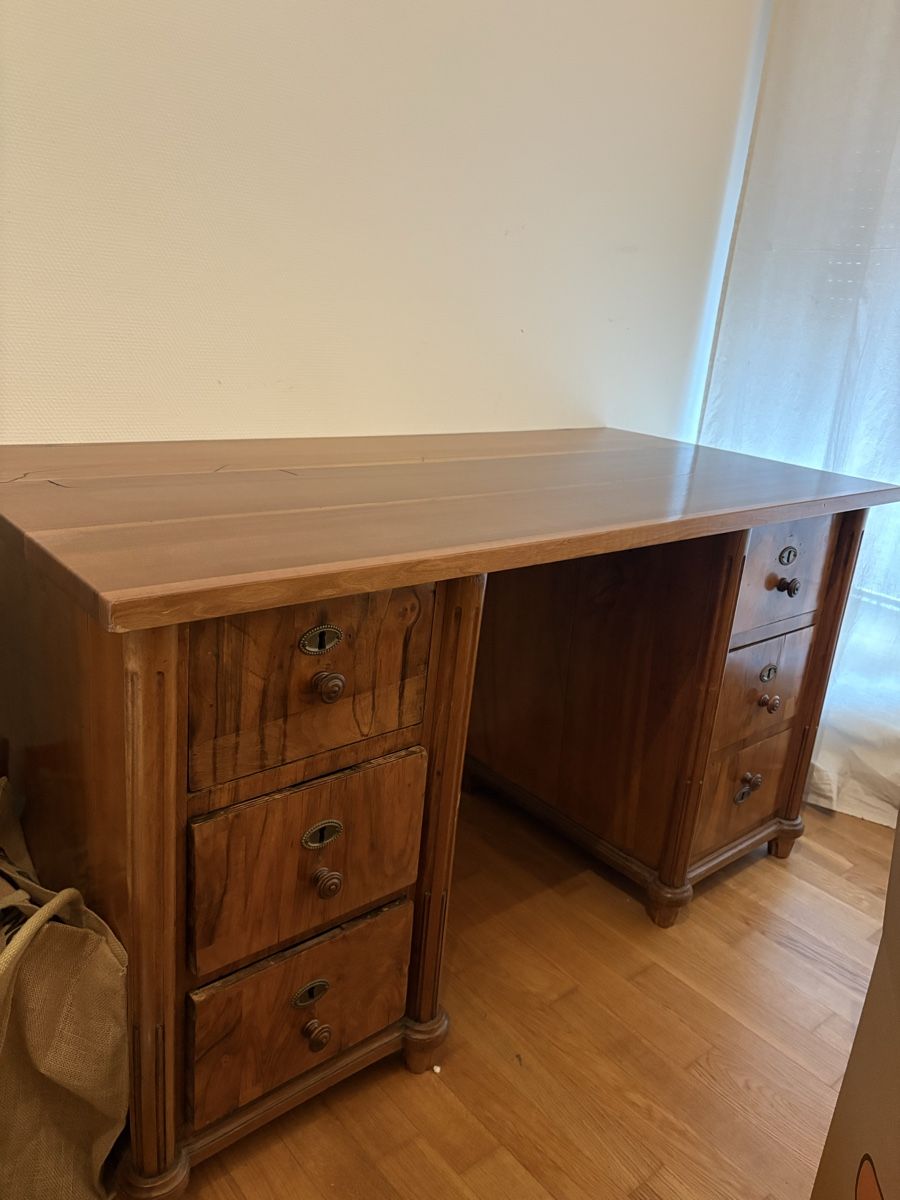 Scrivanie: Schreibtisch aus Holz – Usato da Sissach venduto da fur_s5ql