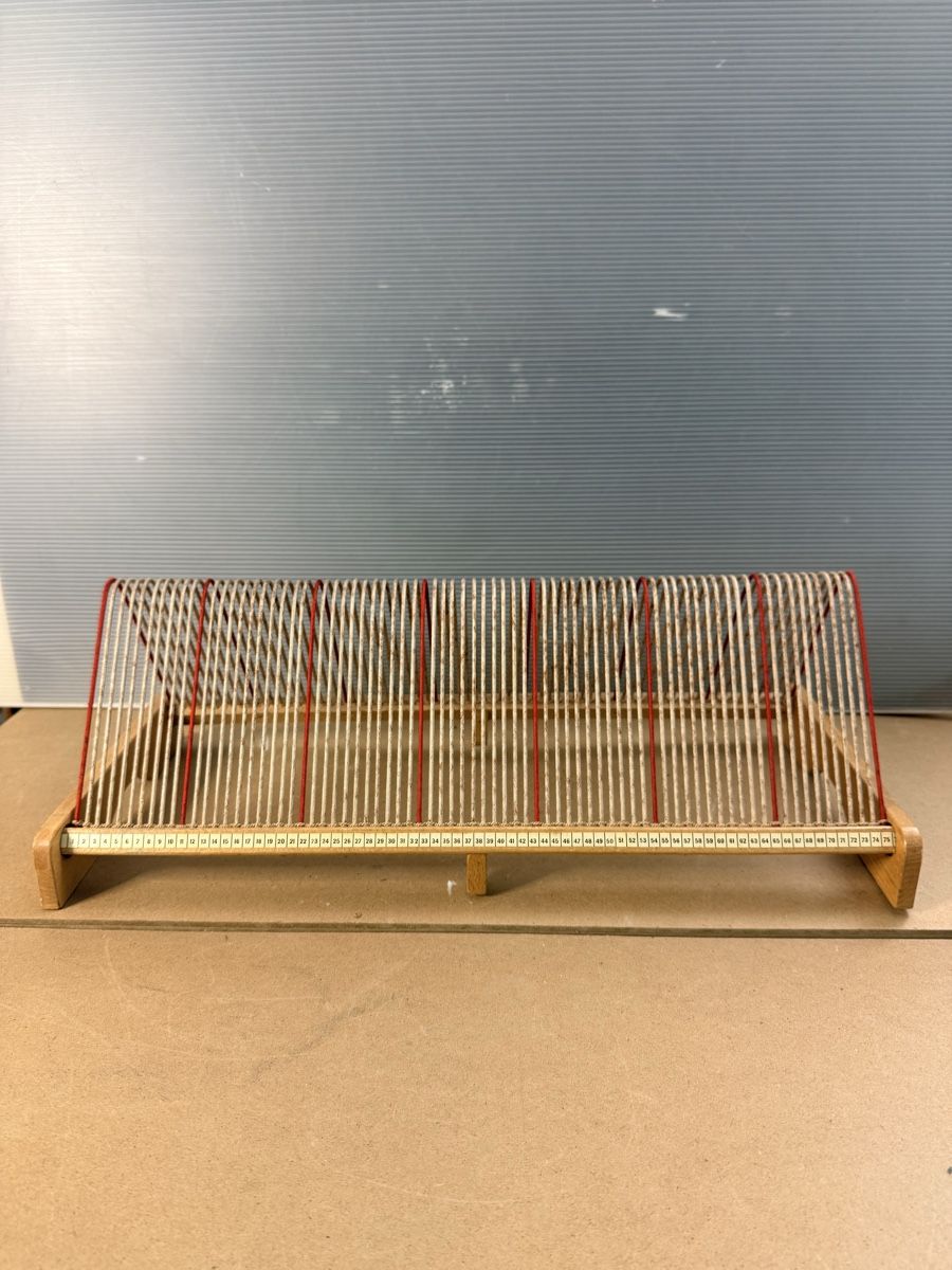 Supporti per strumenti musicali & leggii: Schallplattenständer, 1960er – Usato da Solothurn venduto da NUVICO 1